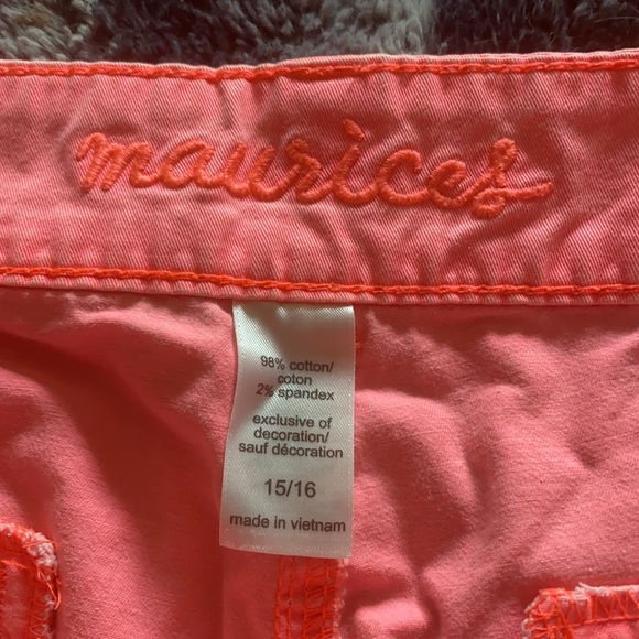 Shorts - Picture 2 of 3